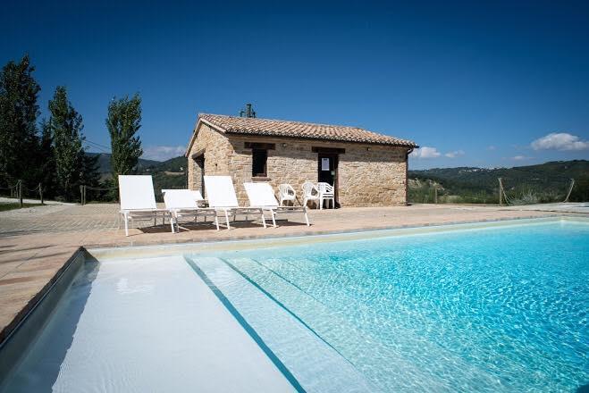 Amico Bed & Breakfast Serra San Quirico